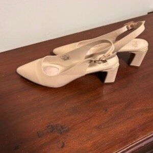 NWT Jones New York  Slingback Block Heel Pointed Toe Dress Pumps Shoes Bone